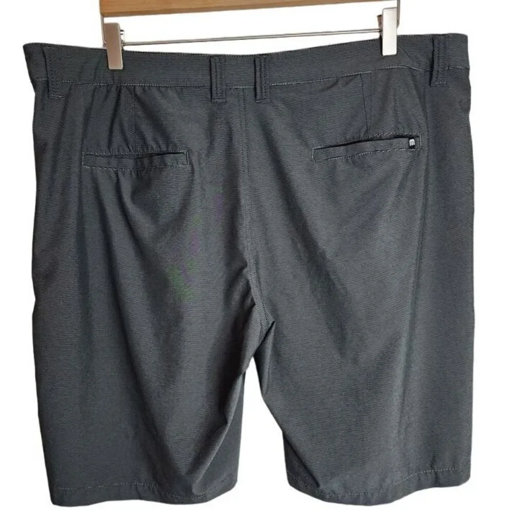 Travis Mathew Golf Shorts Men's 40 Performance Active Outdoor Chino Black Grey‎
